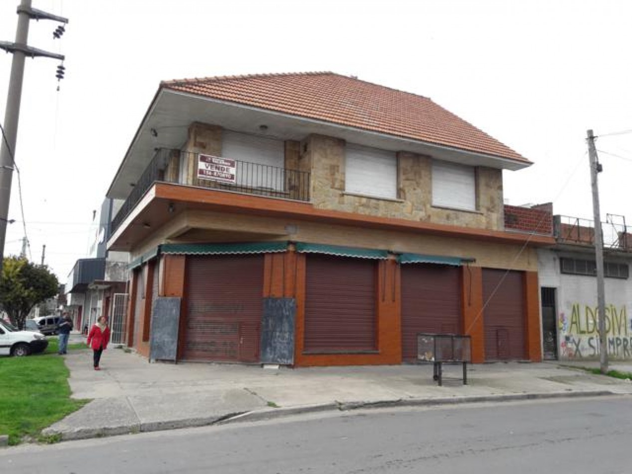 BLOCK 1 local divisible (3) + Chalet 4 amb. P.A. IMPORTANTE ESQUINA 