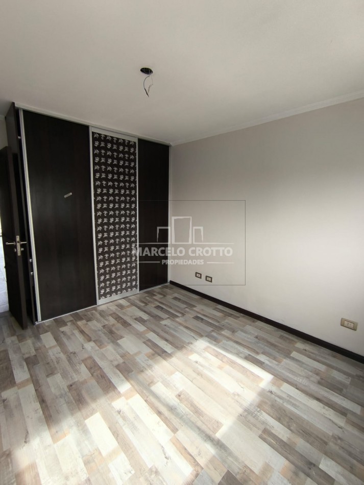 VENTA DEPARTAMENTO 2 AMBIENTES CON BALCON A LA CALLE DEPENDENCIA Y COCHERA CUBIERTA BARRIO SAN JOSE
