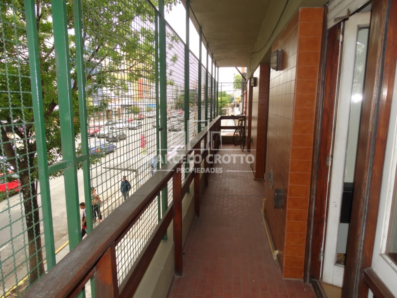 DEPARTAMENTO 3 Ambientes con balcon y patio