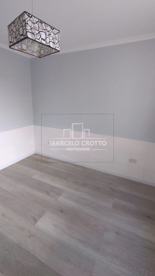 VENTA DE PH 3 AMBIENTES A LA CALLE CON PATIO BARRIO MACROCENTRO