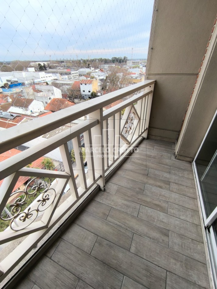 VENTA DEPARTAMENTO 2 AMBIENTES CON BALCON A LA CALLE DEPENDENCIA Y COCHERA CUBIERTA BARRIO SAN JOSE