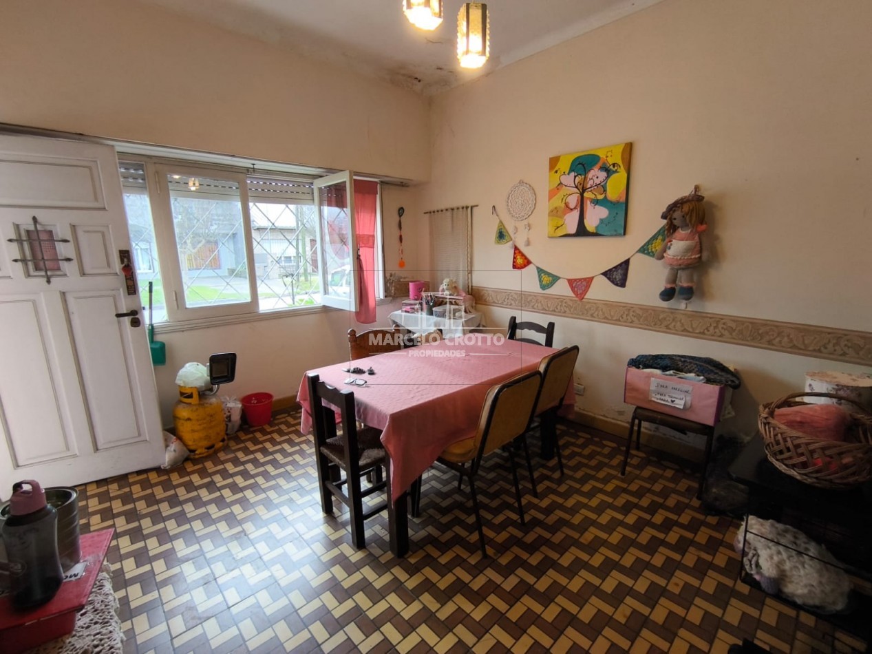 VENTA DE CASA 3 AMBIENTES A RECICLAR BARRIO EL PROGRESO