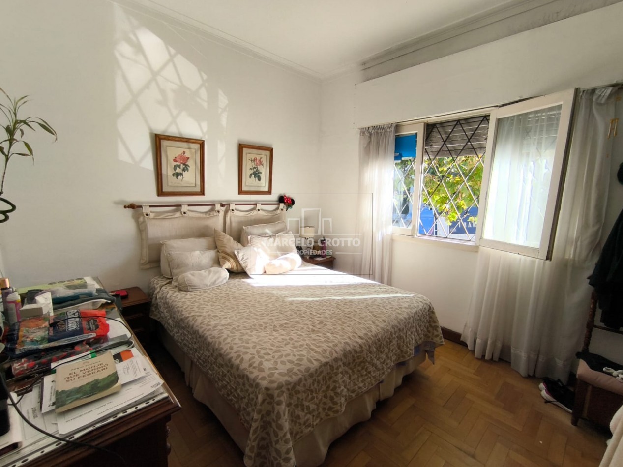 VENTA DE CASA EN  PH PLANTA BAJA (SOLO 2 UNIDADES) 4 AMBIENTES GARAGE Y PATIO, BARRIO LA PERLA