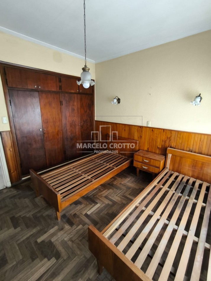 ALQUILER VIVIENDA 24 MESES CHALET 3 AMTIENTES CON PATIO Y QUINCHO EN PLANTA ALTA ZONA MALVINAS Y LIBERTAD