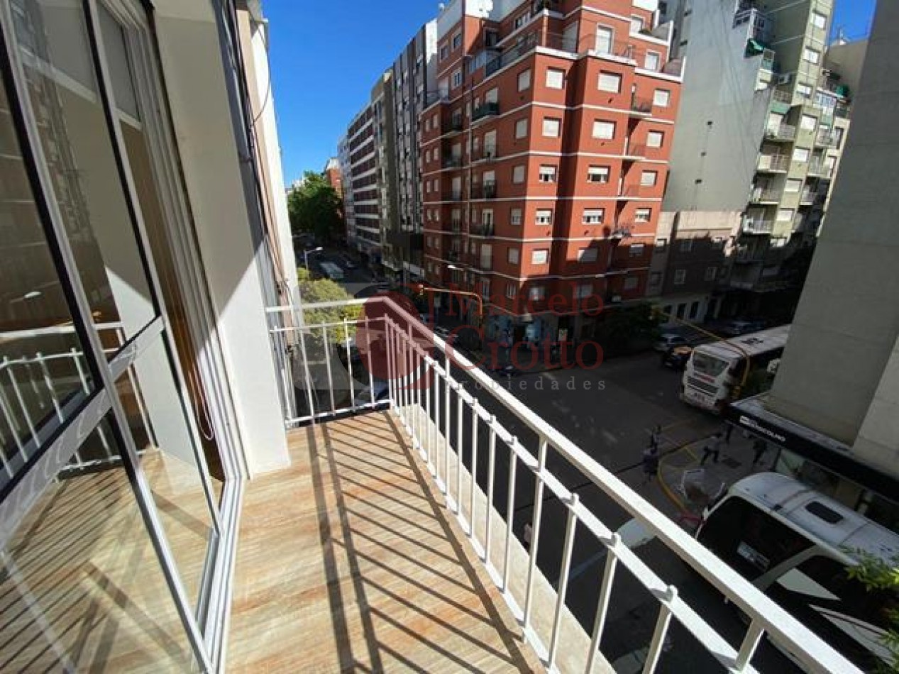 DEPARTAMENTO 3 Ambientes a la calle  con balcon