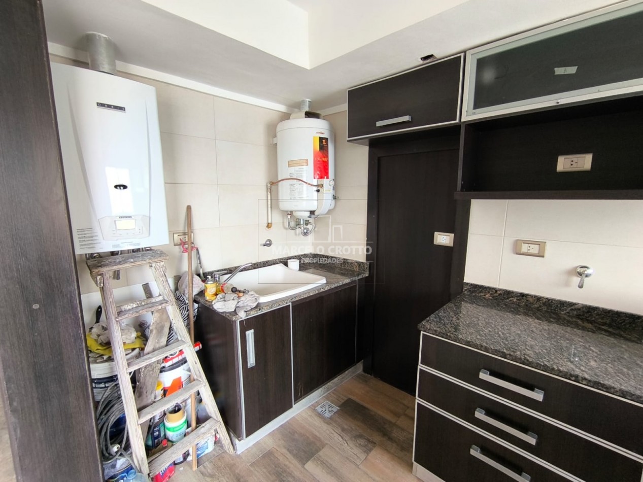 VENTA DEPARTAMENTO 2 AMBIENTES CON BALCON A LA CALLE DEPENDENCIA Y COCHERA CUBIERTA BARRIO SAN JOSE