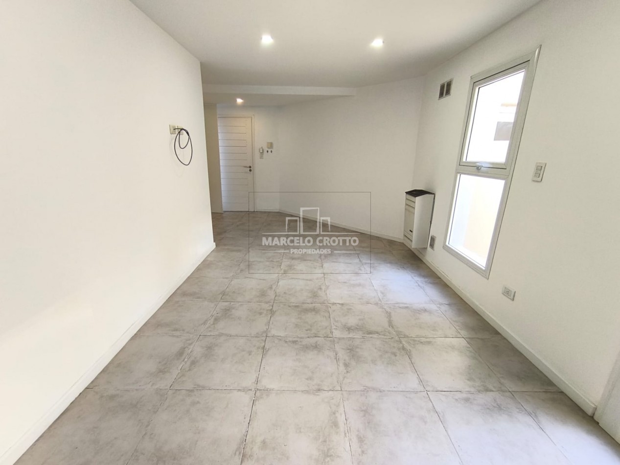 ALQUILER DE PH 2 AMBIENTES AMPLIOS, PLANTA BAJA, LUMINOSO CON PATIO Y PARRILLA