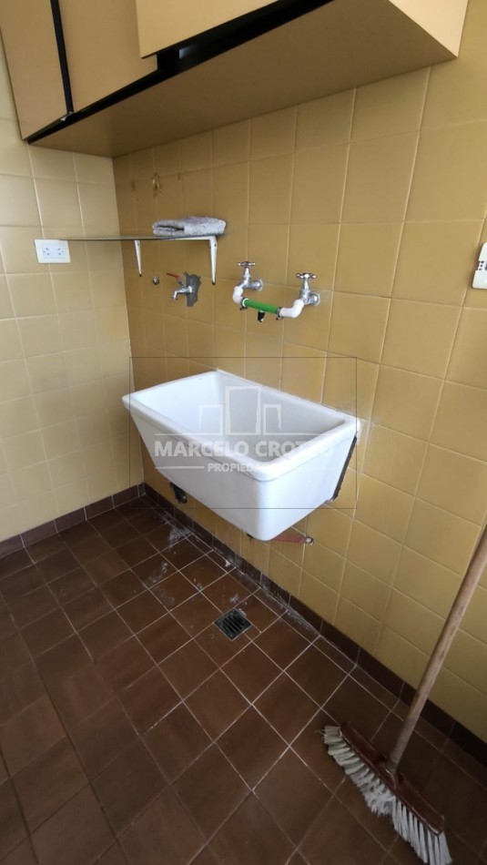 ALQUILER DEPARTAMENTO 2 AMBIENTES CON LAVADERO, BALCON CERRADO, BARRIO LA PERLA