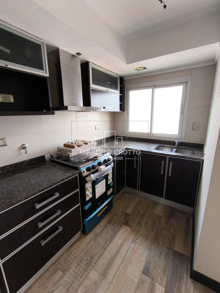 VENTA DEPARTAMENTO 2 AMBIENTES CON BALCON A LA CALLE DEPENDENCIA Y COCHERA CUBIERTA BARRIO SAN JOSE