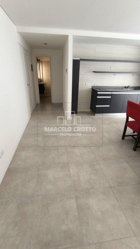 SEMIPISO DE 2 AMBIENTES CON BALCON A LA CALLE Y COCHERA BARRIO CHAUVIN
