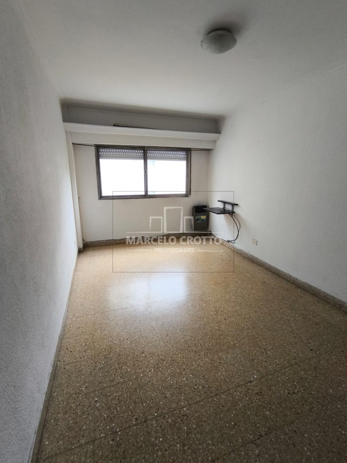 ALQUILER 24 MESES VIVIENDA DEPARTAMENTO ZONA CENTRO 2 AMBIENTES CON COCHERA CUBIERTA