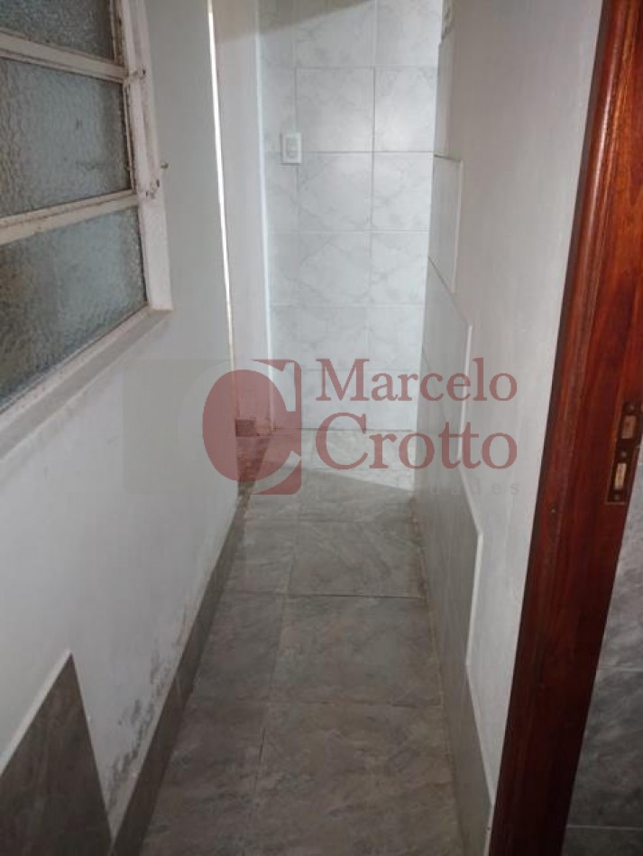 VENTA LOCAL ZONA 12 DE OCTUBRE Y CERRITO 170 MTS2. DIVIDIDO EN 2 LOCALES