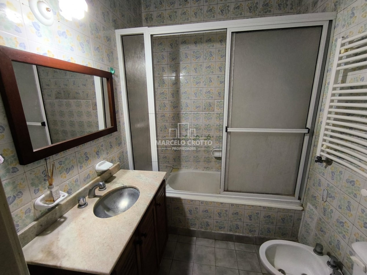 ALQUILER VIVIENDA 24 MESES CHALET 3 AMTIENTES CON PATIO Y QUINCHO EN PLANTA ALTA ZONA MALVINAS Y LIBERTAD