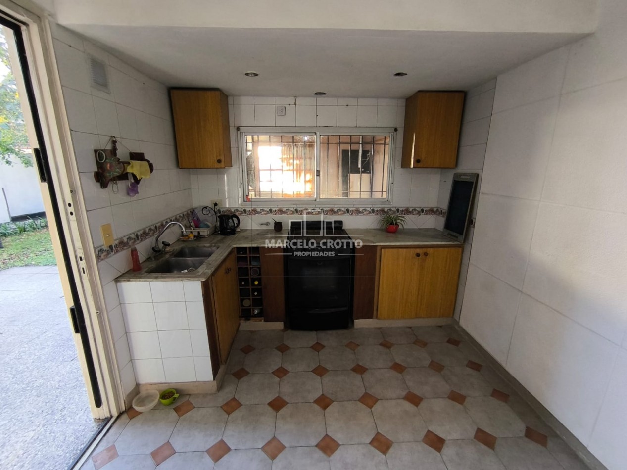 ALQUILER CHALET 3 AMBIENTES CON GARAGE + DEPARTAMENTO 2 AMBIENTES BARRIO SAN CARLOS