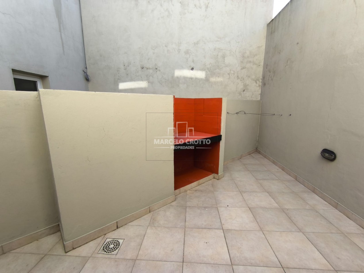 ALQUILER DE PH 2 AMBIENTES AMPLIOS, PLANTA BAJA, LUMINOSO CON PATIO Y PARRILLA