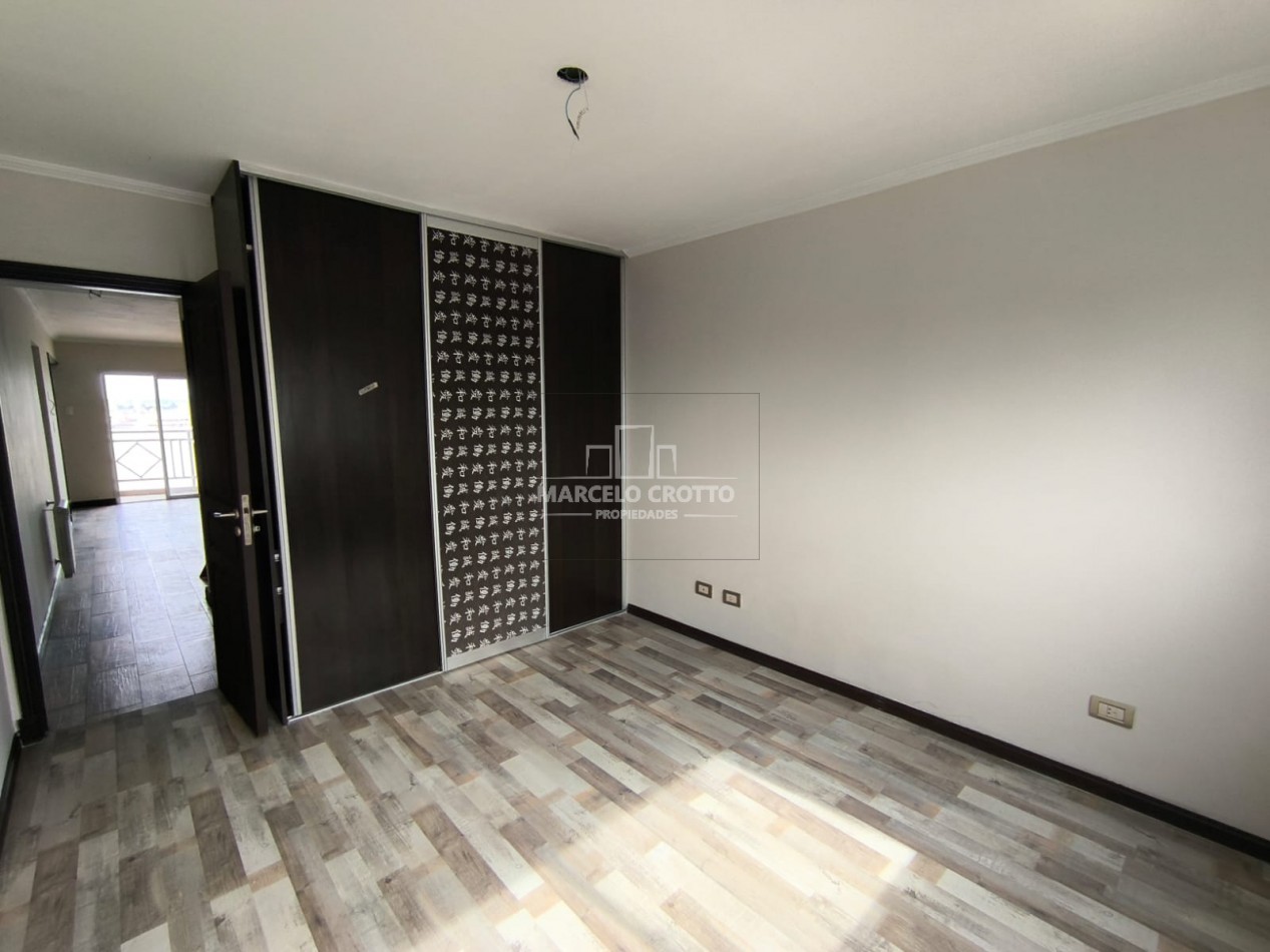 VENTA DEPARTAMENTO 2 AMBIENTES CON BALCON A LA CALLE DEPENDENCIA Y COCHERA CUBIERTA BARRIO SAN JOSE