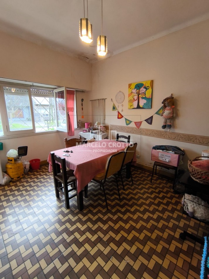 VENTA DE CASA 3 AMBIENTES A RECICLAR BARRIO EL PROGRESO