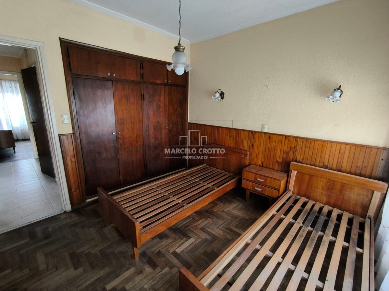 ALQUILER VIVIENDA 24 MESES CHALET 3 AMTIENTES CON PATIO Y QUINCHO EN PLANTA ALTA ZONA MALVINAS Y LIBERTAD