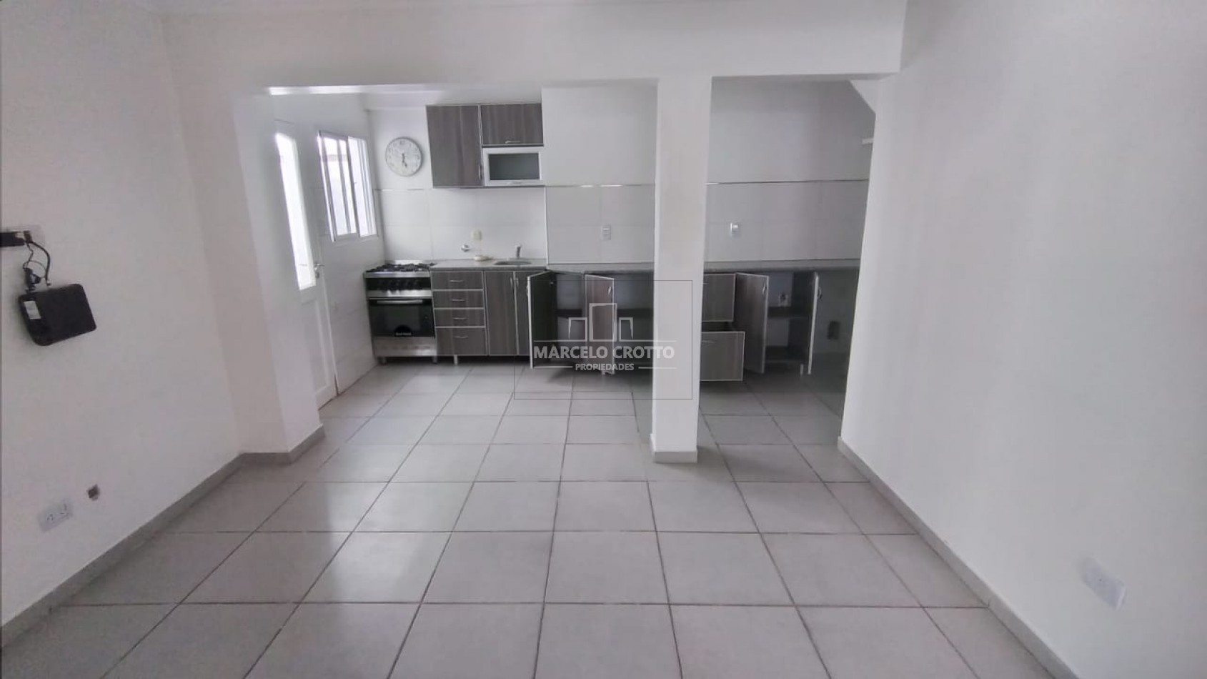 ALQUILER VIVIENDA 24 MESES DEPARTAMENTO 3 AMBINTES CON PATIO PLANTA BAJA MACRO CENTRO