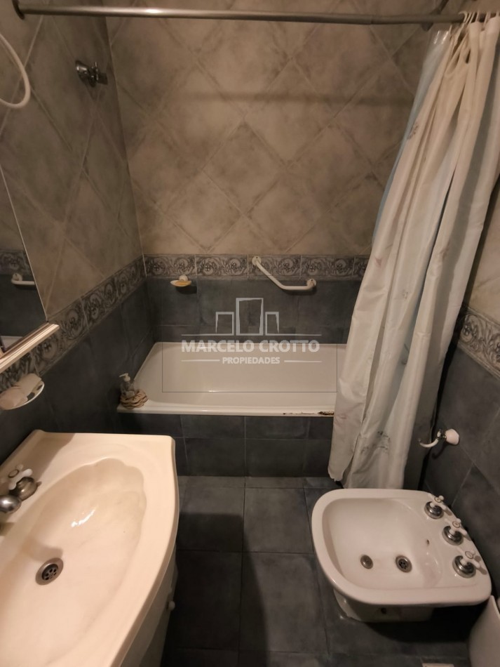 ALQUILER VIVIENDA PH 3 AMBIENTES AL FRENTE PLANTA BAJA BARRIO CHAUVIN PATIO LAVADERO