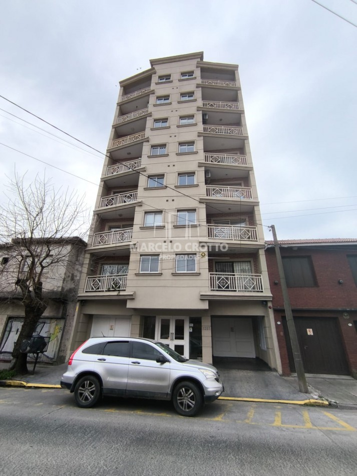 VENTA DEPARTAMENTO 2 AMBIENTES CON BALCON A LA CALLE DEPENDENCIA Y COCHERA CUBIERTA BARRIO SAN JOSE