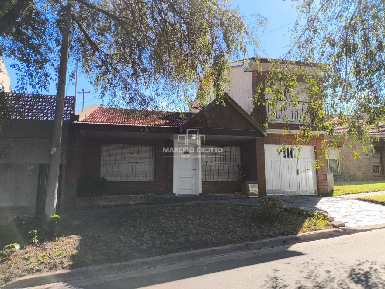 ALQUILER CHALET 3 AMBIENTES CON GARAGE + DEPARTAMENTO 2 AMBIENTES BARRIO SAN CARLOS