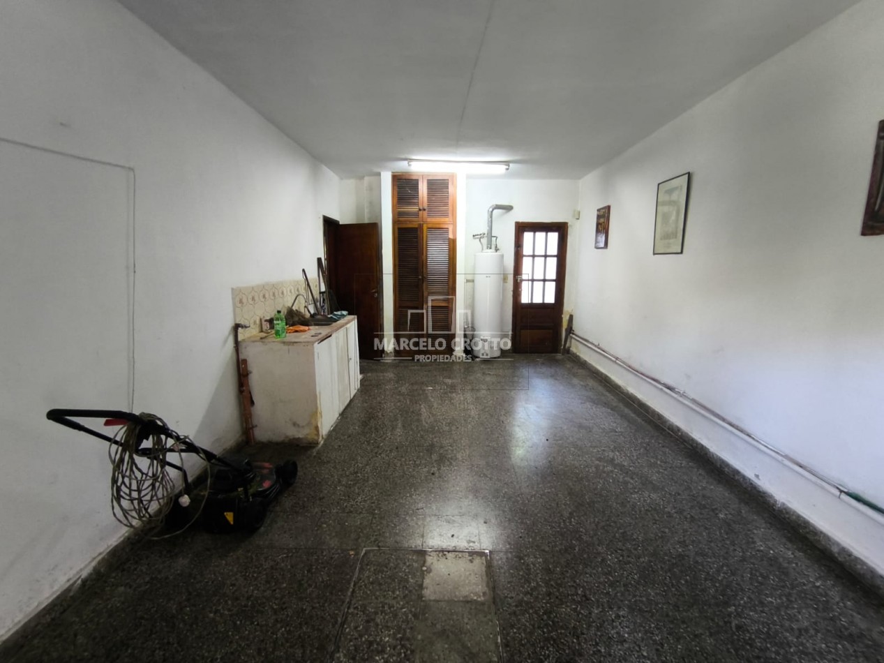 VENTA CHALET 5 AMBIENTES GARAGE DOBLE PARQUE Y QUNCHO BARRIO SAN CARLOS