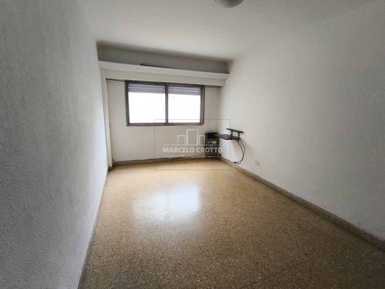 ALQUILER 24 MESES VIVIENDA DEPARTAMENTO ZONA CENTRO 2 AMBIENTES CON COCHERA CUBIERTA