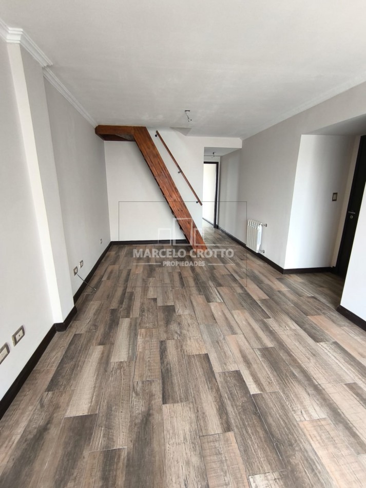 VENTA DEPARTAMENTO 2 AMBIENTES CON BALCON A LA CALLE DEPENDENCIA Y COCHERA CUBIERTA BARRIO SAN JOSE