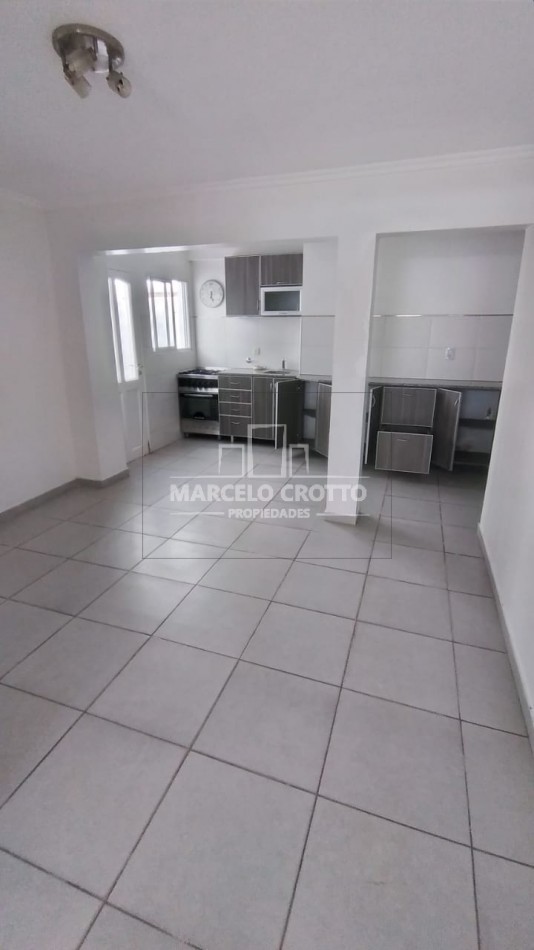 ALQUILER VIVIENDA 24 MESES DEPARTAMENTO 3 AMBINTES CON PATIO PLANTA BAJA MACRO CENTRO