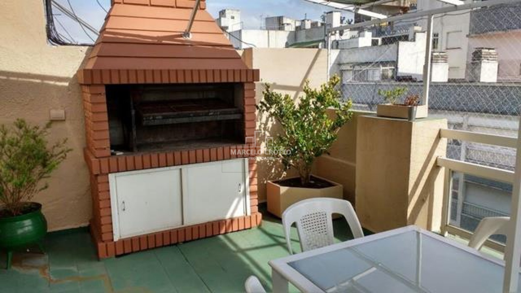 DEPARTAMENTO 4 Ambientes con  terraza y parrilla 