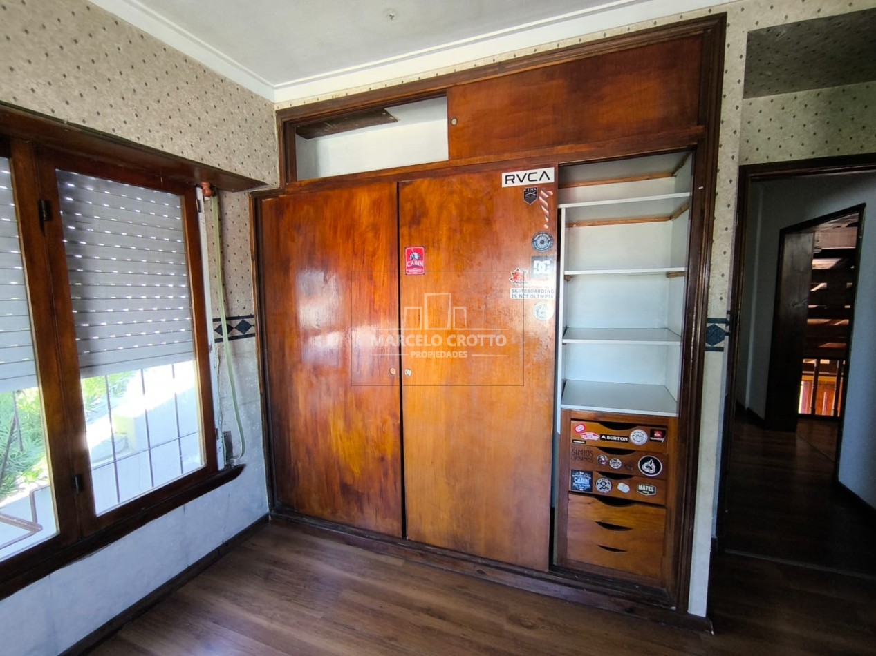 VENTA CHALET 5 AMBIENTES GARAGE DOBLE PARQUE Y QUNCHO BARRIO SAN CARLOS
