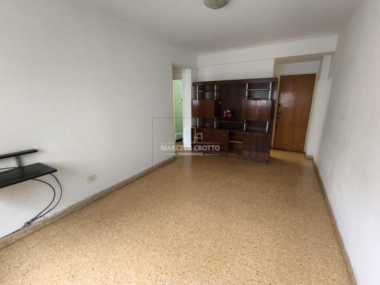 ALQUILER 24 MESES VIVIENDA DEPARTAMENTO ZONA CENTRO 2 AMBIENTES CON COCHERA CUBIERTA