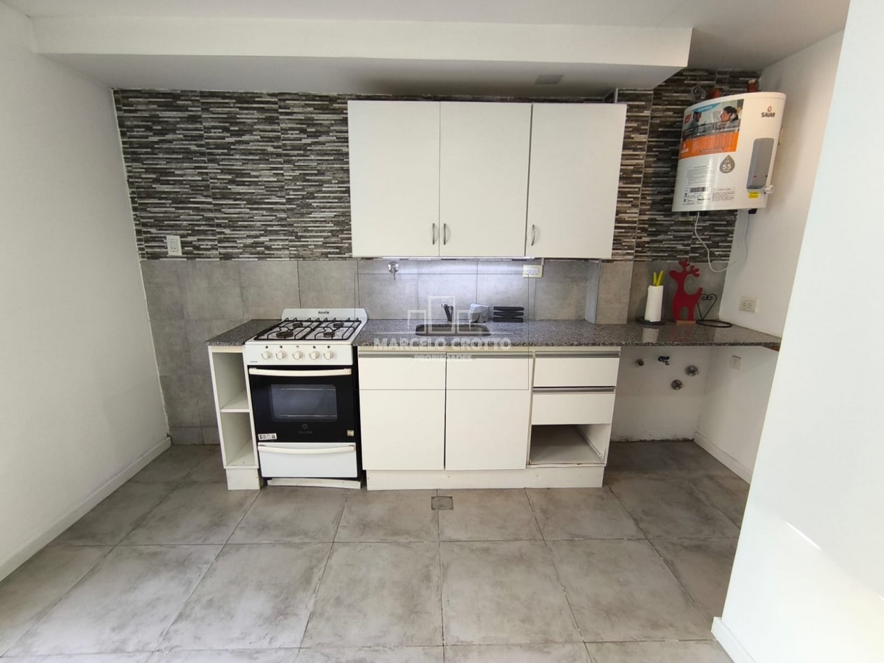 ALQUILER DE PH 2 AMBIENTES AMPLIOS, PLANTA BAJA, LUMINOSO CON PATIO Y PARRILLA