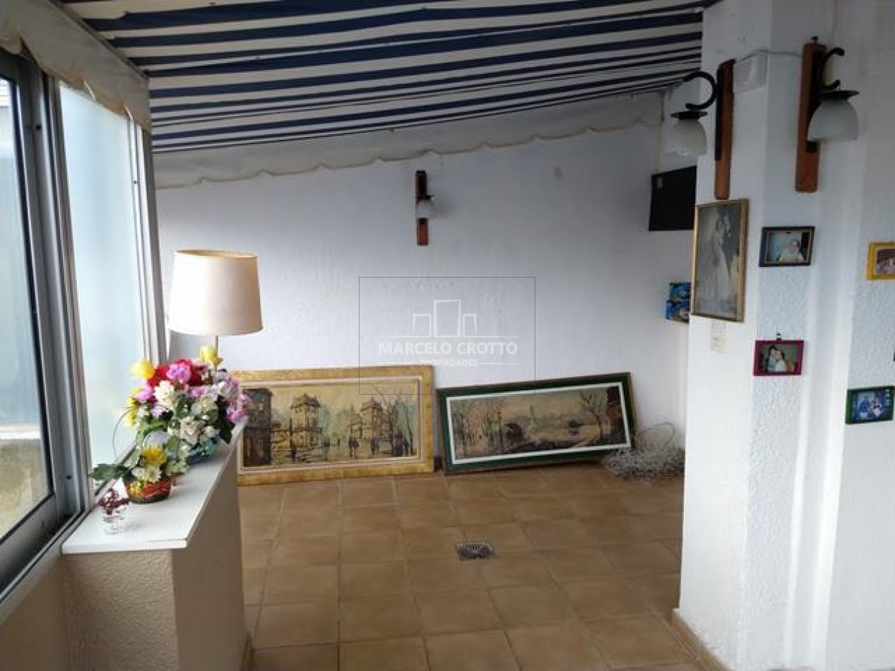 DEPARTAMENTO 4 Ambientes con  terraza y parrilla 