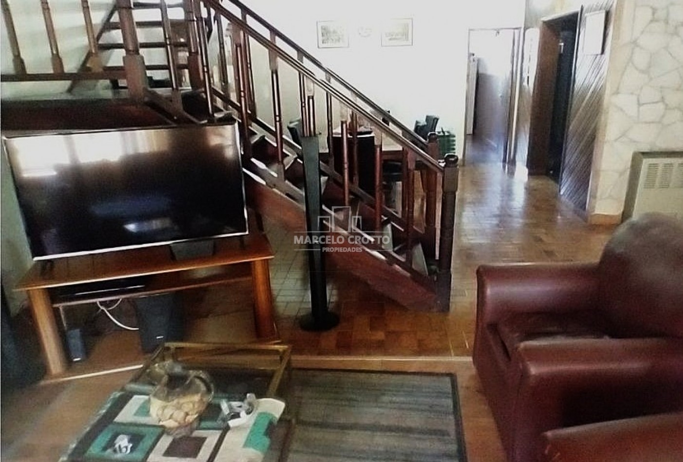VENTA CHALET 5 AMBIENTES GARAGE DOBLE PARQUE Y QUNCHO BARRIO SAN CARLOS