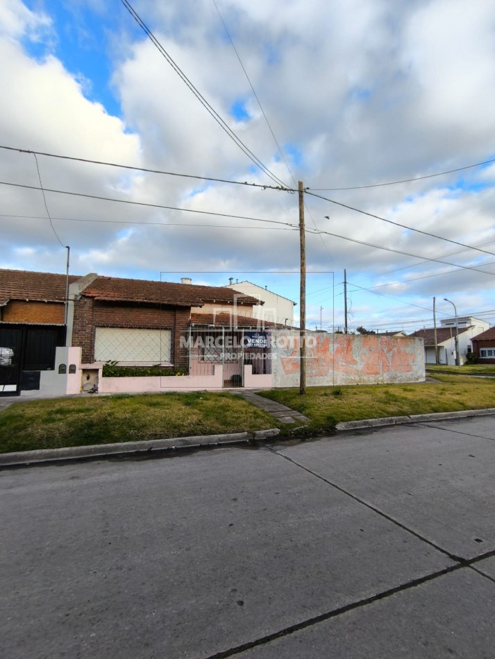VENTA DE CASA 3 AMBIENTES A RECICLAR BARRIO EL PROGRESO