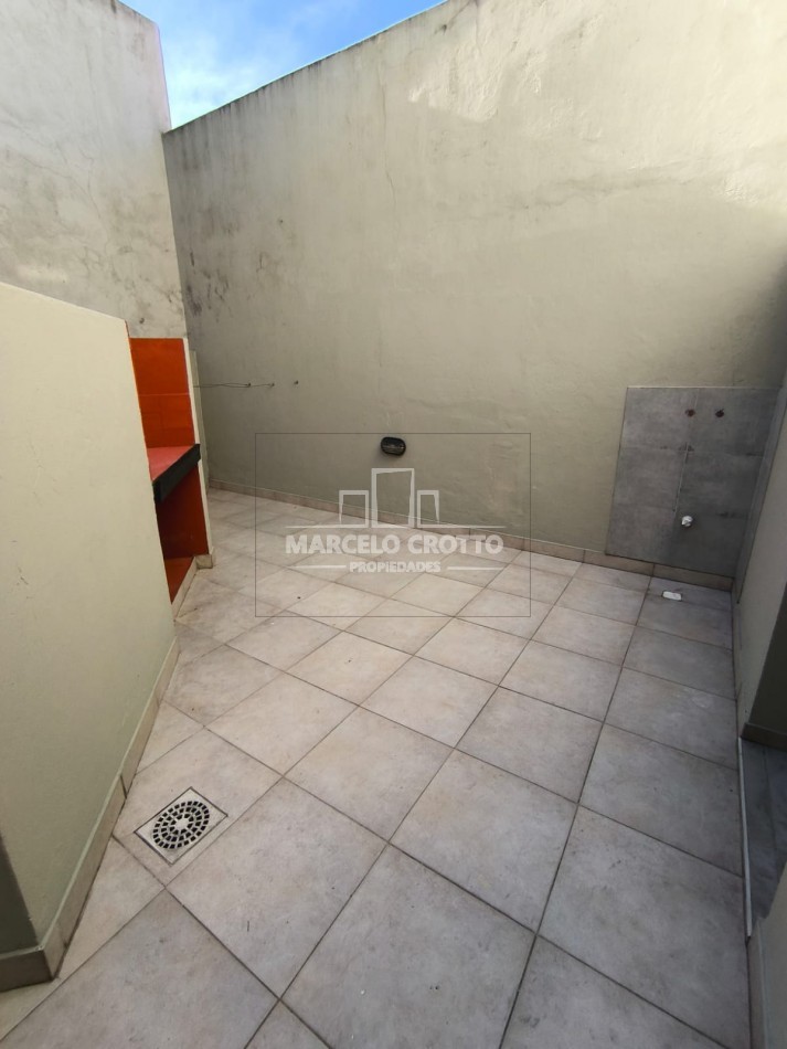 ALQUILER DE PH 2 AMBIENTES AMPLIOS, PLANTA BAJA, LUMINOSO CON PATIO Y PARRILLA
