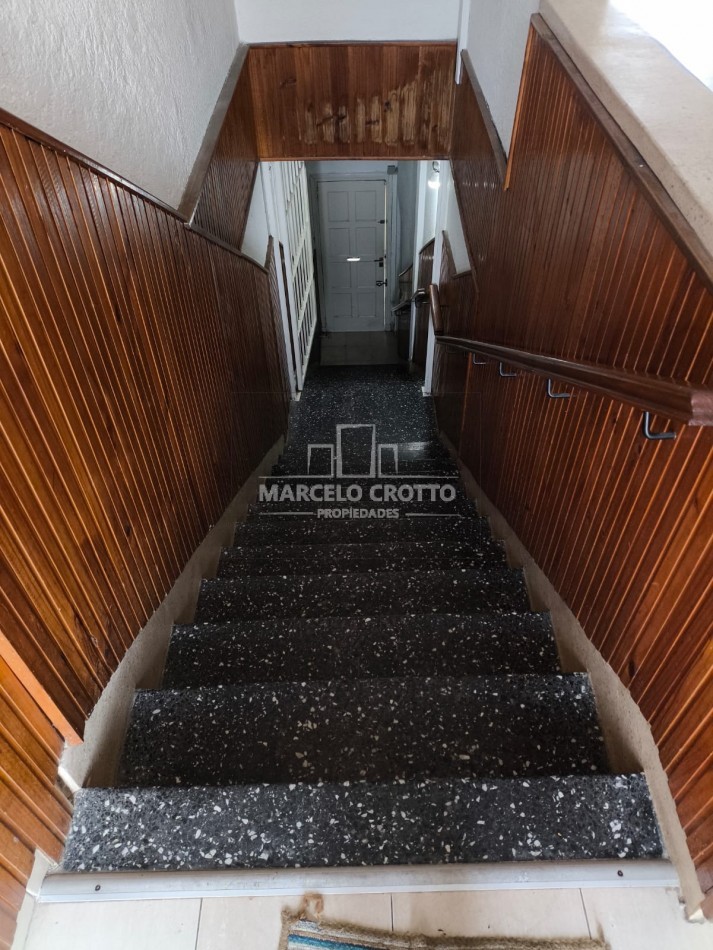 ALQUILER VIVIENDA 24 MESES CHALET 3 AMTIENTES CON PATIO Y QUINCHO EN PLANTA ALTA ZONA MALVINAS Y LIBERTAD