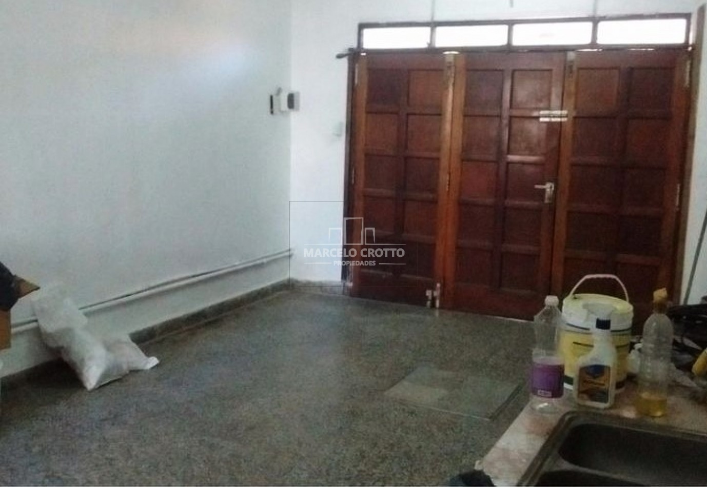 VENTA CHALET 5 AMBIENTES GARAGE DOBLE PARQUE Y QUNCHO BARRIO SAN CARLOS