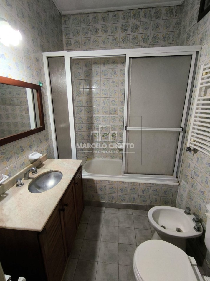 ALQUILER VIVIENDA 24 MESES CHALET 3 AMTIENTES CON PATIO Y QUINCHO EN PLANTA ALTA ZONA MALVINAS Y LIBERTAD