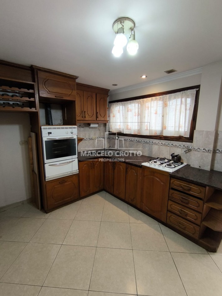 ALQUILER VIVIENDA PH 3 AMBIENTES AL FRENTE PLANTA BAJA BARRIO CHAUVIN PATIO LAVADERO