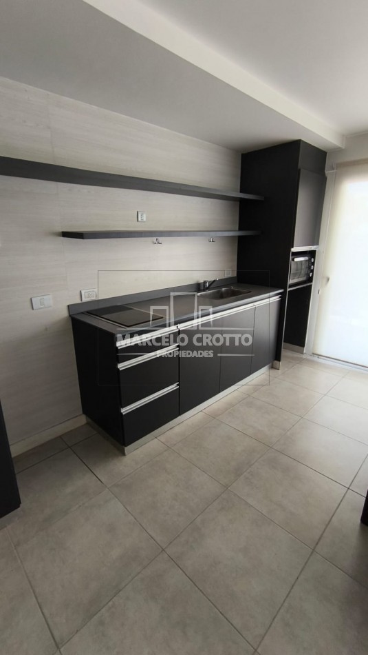 SEMIPISO DE 2 AMBIENTES CON BALCON A LA CALLE Y COCHERA BARRIO CHAUVIN