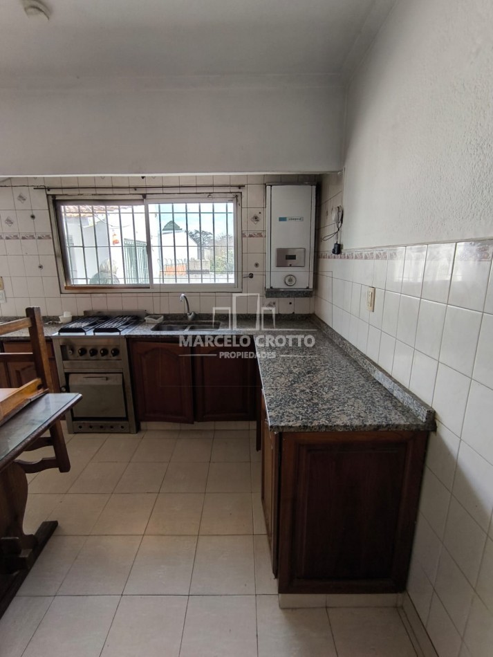 ALQUILER VIVIENDA 24 MESES CHALET 3 AMTIENTES CON PATIO Y QUINCHO EN PLANTA ALTA ZONA MALVINAS Y LIBERTAD