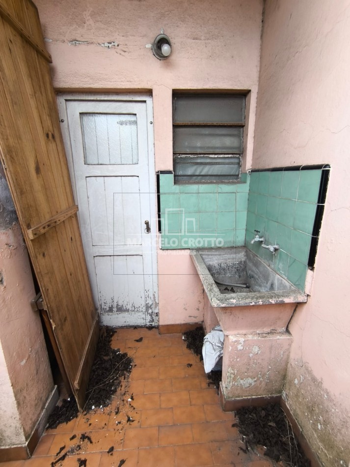 VENTA DE CASA 3 AMBIENTES A RECICLAR BARRIO EL PROGRESO