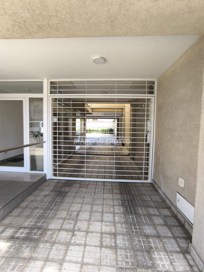 ALQUILER VIVIENDA DEPARTAMENTO 2 AMBIENTES AMPLIO LUMINOSO CON COCHERA