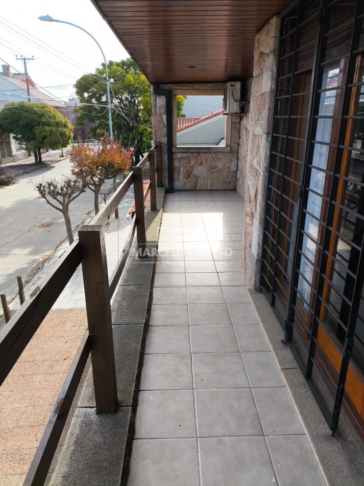 VENTA CHALET 5 AMBIENTES O MAS GARAGE PARQUE PATIO DEPENDENCIAS BARRIO DON BOSCO