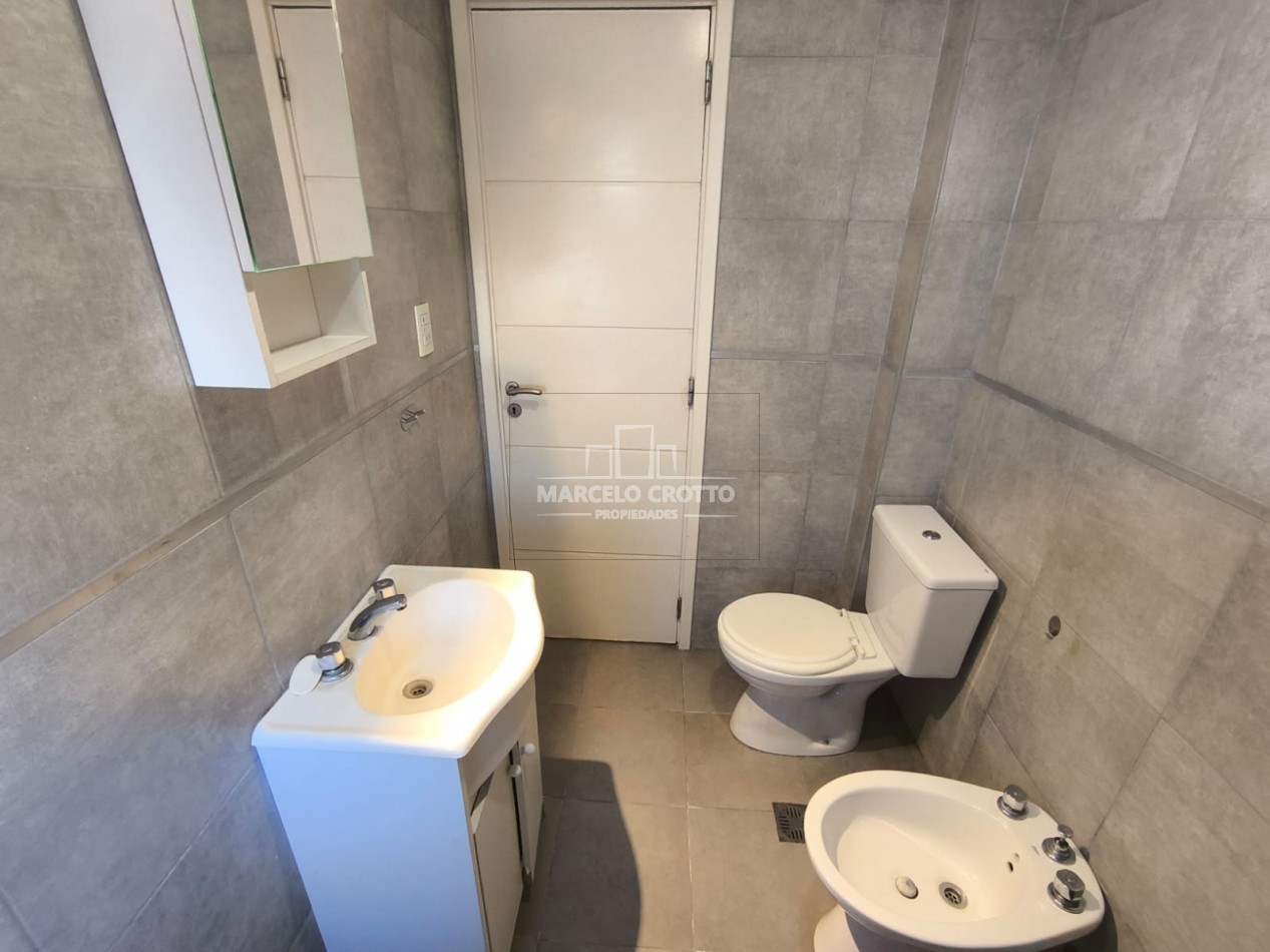 ALQUILER DE PH 2 AMBIENTES AMPLIOS, PLANTA BAJA, LUMINOSO CON PATIO Y PARRILLA