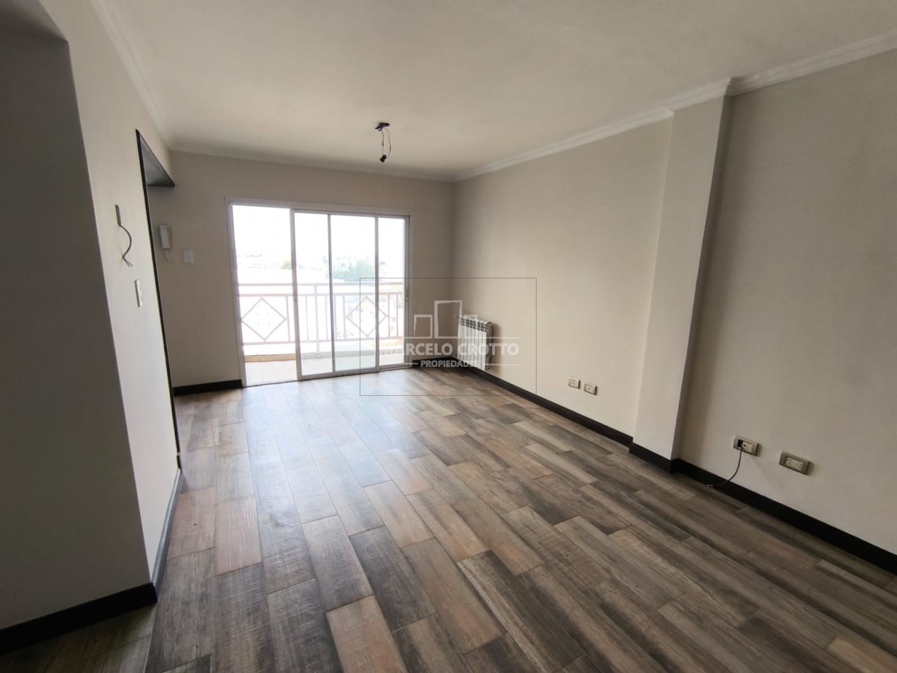 VENTA DEPARTAMENTO 2 AMBIENTES CON BALCON A LA CALLE DEPENDENCIA Y COCHERA CUBIERTA BARRIO SAN JOSE