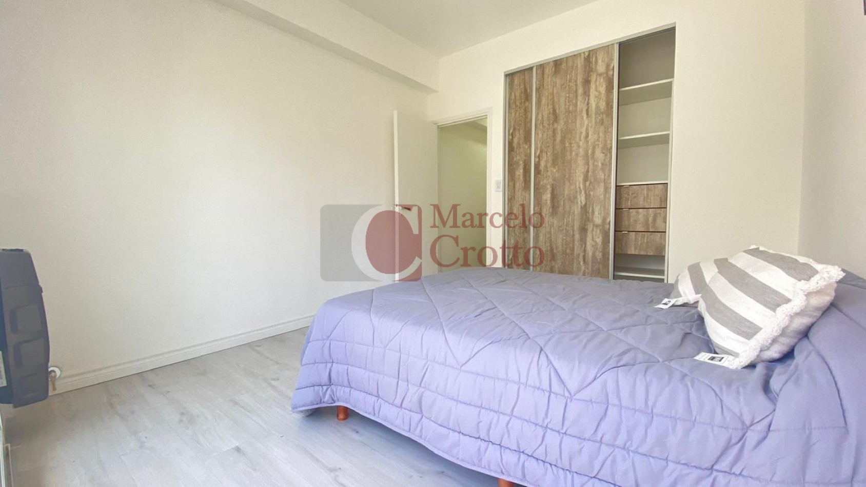 VENTA DEPARTAMENTO 3 Ambientes con balcon reciclado amoblado y decorado